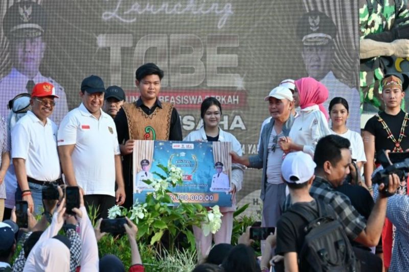 Gubernur Kalteng Luncurkan Program Kuliah Gratis untuk 10.000 Mahasiswa