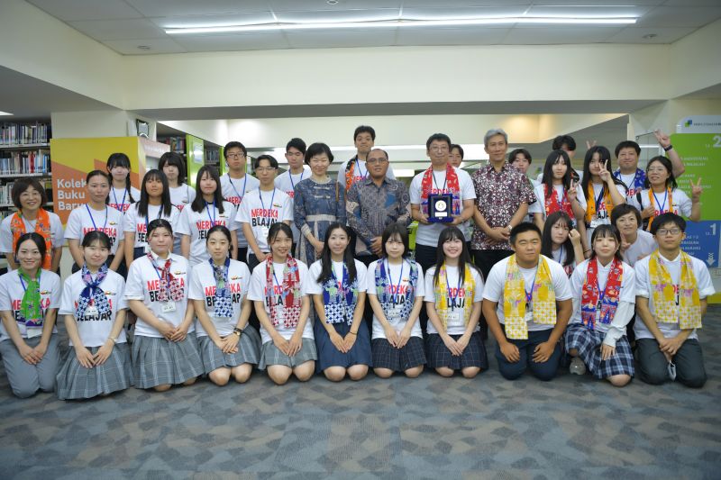 Kementerian Pendidikan, Kebudayaan, Riset, dan Teknologi (Kemendikbudristek) meningkatkan pertukaran kebudayaan Indonesia-Jepang melalui Overseas Training Program sebanyak 24 siswa dan 6 guru asal Tokyo di Jakarta pada Rabu (28/8/2024). (ANTARA/HO-BKHM Kemendikbudristek)