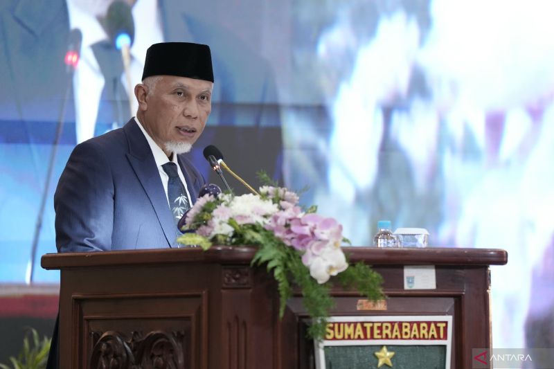 Gubernur Sumbar Mahyeldi menyebut pengawasan dari DPRD akan menjamin pelaksanaan pemerintahan yang berorientasi pada kesejahteraan masyarakat. (ANTARA/HO-Biro Adpim Sumbar)
