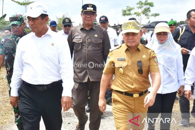 Menteri Pertanian Tinjau Rencana Optimasi Lahan Food Estate di Kapuas