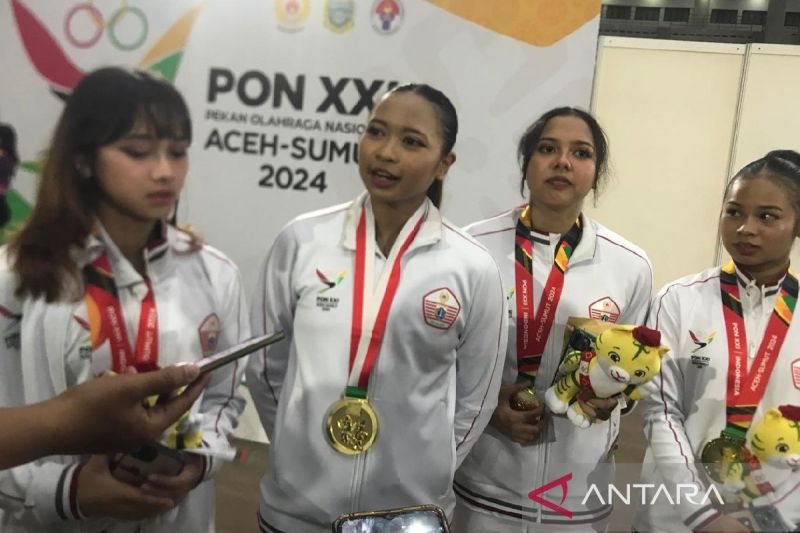 Kontingen Pekan Olahraga Nasional (PON) DKI Jakarta menyabet medali emas dari senam artistik beregu putri yang memperoleh total 133.987 poin di PON 2024 Aceh-Sumut (ANTARA/Anggi Luthfi Panggabean)
