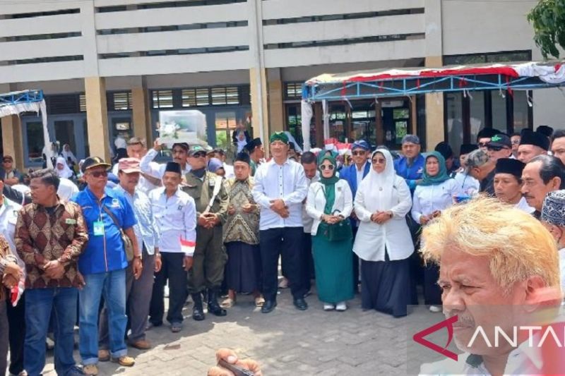 KPU Kediri Terima Pendaftaran Pasangan Deny dan Mudawamah untuk Pilkada 2024