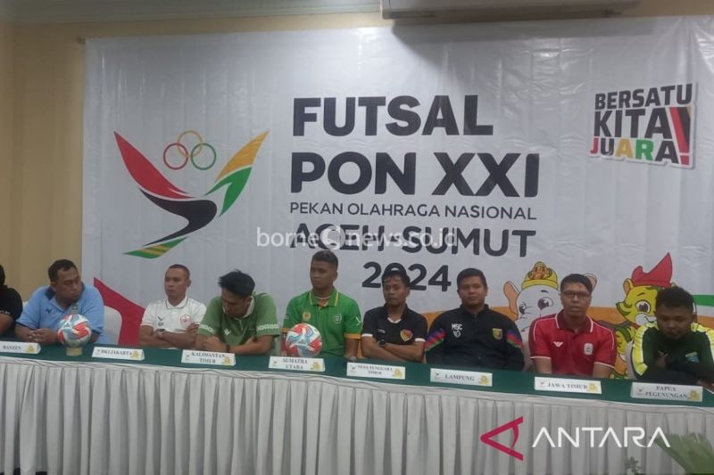 Temu pers antara tim futsal Jatim versus NTT.Kedua tim akan mengawali laga perdana cabor futsal PON 2024 (ANTARA/Juraidi)