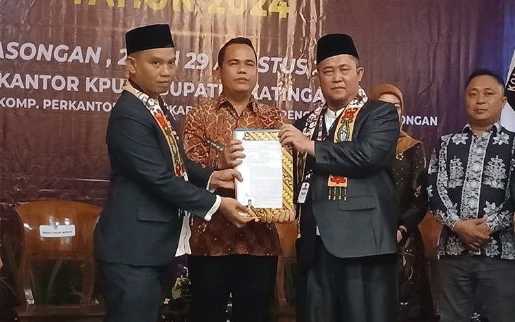 Pasangan Saiful - Firdaus Pendaftar Pertama Balon Bupati di KPU Katingan