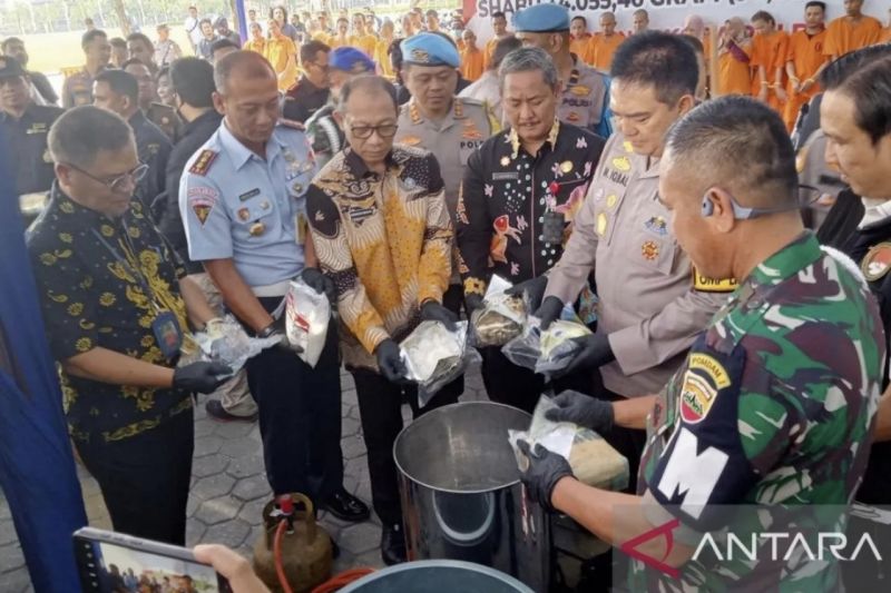 Polda Riau Musnahkan 34 Kg Sabu dan 10 Ribu Ekstasi Hasil Penangkapan