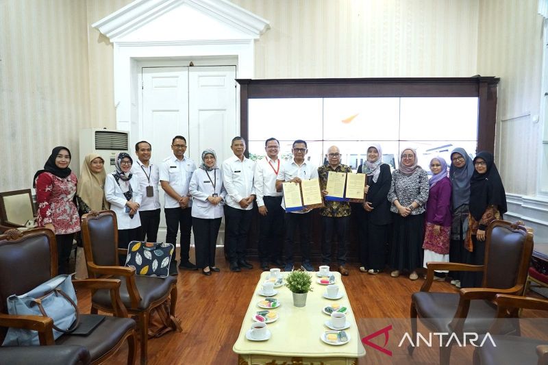 Pemkot Bogor tanda tangani nota kesepakatan kerja sama dengan UIN Syarif Hidayatullah, yang fokus pada Tri Dharma perguruan tinggi. (ANTARA/HO-Pemkot Bogor)