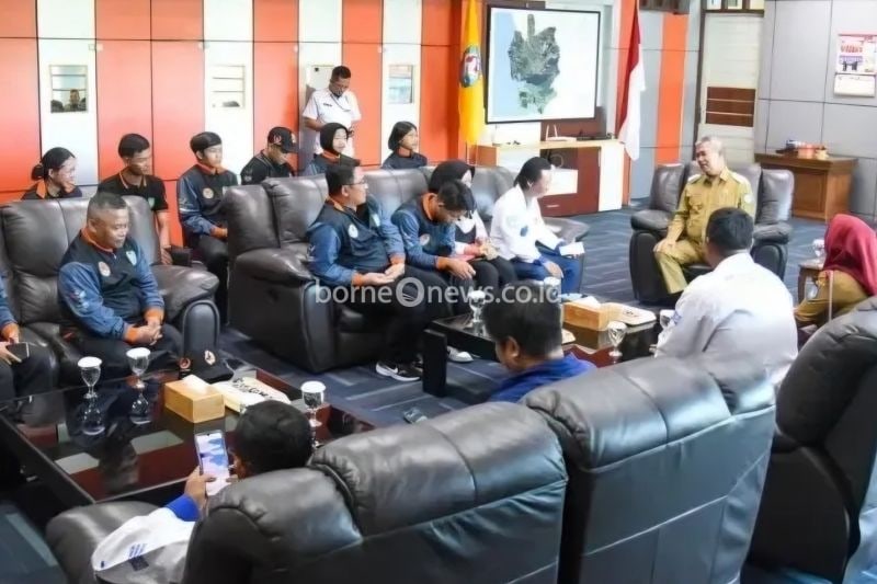 Suasana saat pertemuan Pj Bupati Kubu Raya bersama para kontingen Kubu Raya yang siap berlaga di PON XXI. ANTARA/Prokopim Kubu Raya.