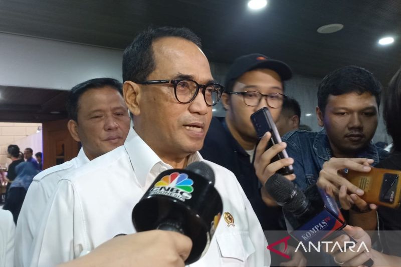 Menteri Perhubungan Budi Karya Sumadi di Gedung DPR/MPR/DPD, Jakarta, Kamis (29/8/2024). ANTARA/Indra Arief Pribadi
