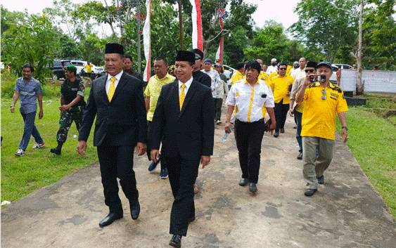 Diusung Golkar, Pasangan Ahmad Selanorwanda-H Supian Daftar ke KPU Seruyan