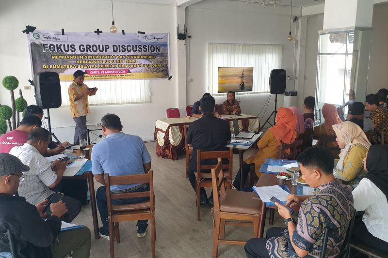FGD Instansi Kehutanan bersama Lingkar Hijau Sumsel membangun sinergisitas jalankan aksi 'Folu Net Sink'. ANTARA/Yudi Abdullah