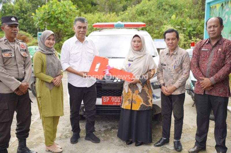 Pemerintah Kabupaten Natuna Serahkan Ambulans untuk Puskesmas Penyangga