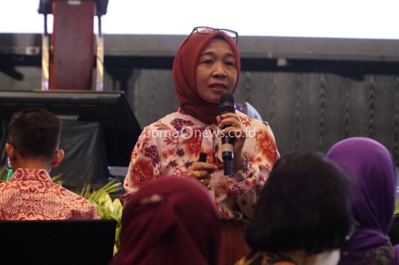 Ketua Tim TB DOTS Rumah Sakit Umum Daerah (RSUD) dr Soetomo Surabaya Dr Tutik Kusmiati, dr SpP (K) saat menjadi pemateri Wawasan Series: Merdeka dari TBC di Surabaya, Kamis (29/8/2024). (ANTARA/HO-SS)
