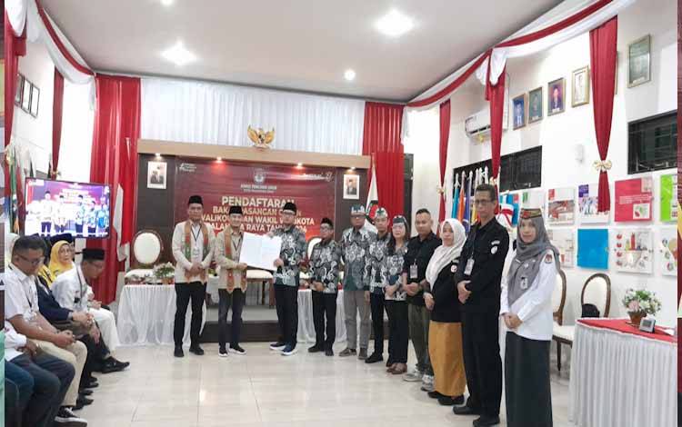 Fairid Naparin dan Achmad Zaini Pendaftar Terakhir ke KPU Palangka Raya