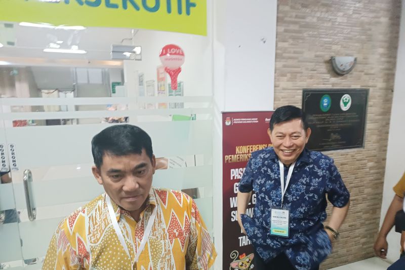 Yulius Selvanus dan Victor Mailangkay Lakukan Pemeriksaan Kesehatan