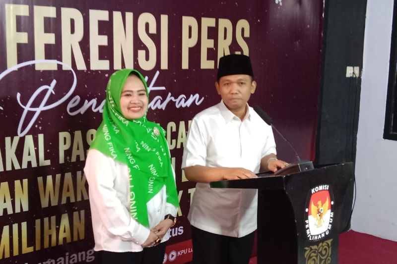 Thoriq-Fika Daftar Pilkada Lumajang dengan Dukungan Enam Parpol