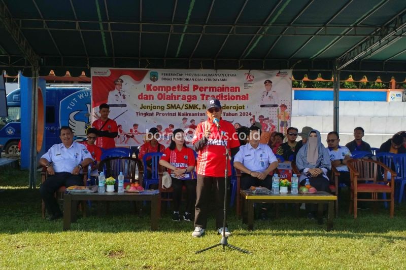 Sekretaris Disdikbud Kaltara Sudarsono memberikan sambutan pada Kompetisi Permainan dan Olahraga Tradisional antar-Sekolah Menengah Atas (SMA), Sekolah Menengah Kejuruan (SMK), Madrasah Aliyah dan Sederajat Tingkat Provinsi Kaltara Tahun 2024 di Tanjung Selor, Bulungan. ANTARA/HO-DKISP Kaltara