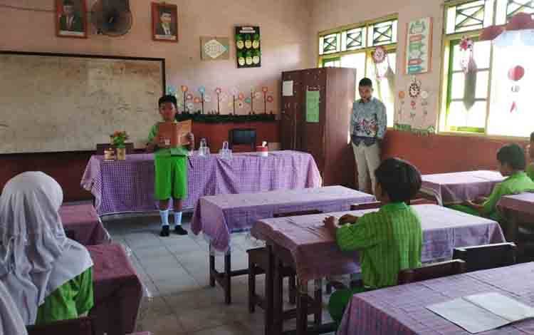 Balai Bahasa Kalteng Kunjungi Sejumlah Sekolah di Kotim