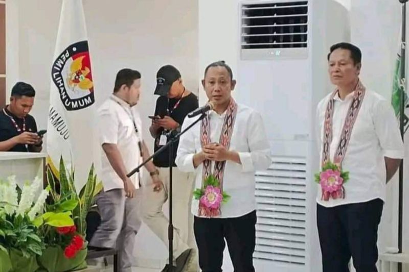 Bapaslon Ado Mas'ud dan Damris (Adami) didukung dua partai maju Pilkada Mamuju 2024, Kamis (29/8/2024) ANTARA Foto/HO Humas Adami