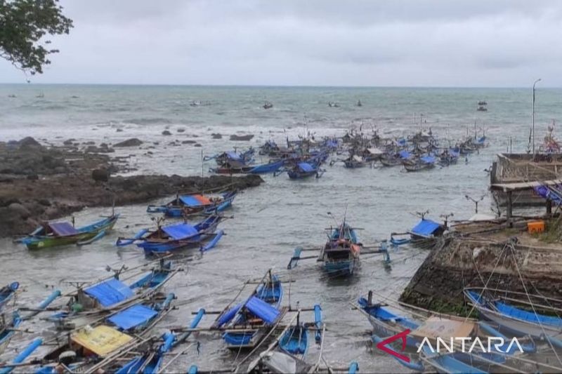 Pantai Jayanti di Kecamatan Cidaun, Cianjur, Jawa Barat.(ANTARA/Ahmad Fikri). (Ahmad Fikri)