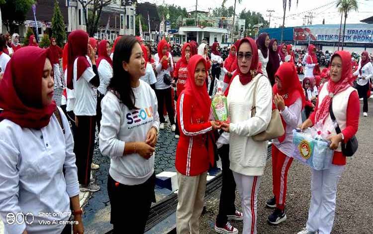 Semarak HUT ke 79 RI dan Hari Jadi ke 74 Barito Utara, DWP Adakan Berbagai Lomba