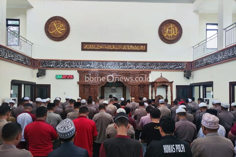 Polda Malut Gelar Shalat Ghaib untuk Korban Banjir Ternate