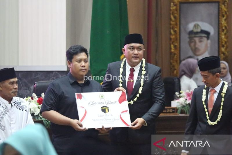 Ketua DPRD Bogor Gunakan Gaji Terakhir untuk Umrah Pegawai