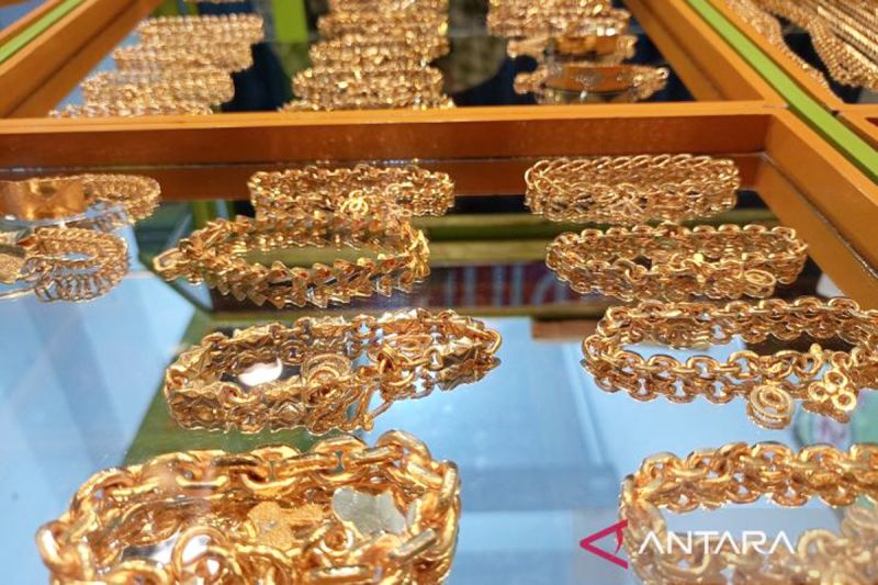 Harga Emas Stabil di Barito Timur, Pembeli Kian Sepi
