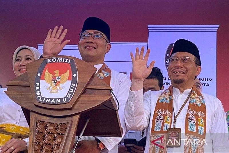 Arsip - Pasangan bakal calon gubernur dan wakil gubernur (cagub-cawagub) DKI Jakarta Ridwan Kamil-Suswono di Kantor KPU DKI, Jakarta, Rabu (28/8/2024). ANTARA/Luthfia Miranda Putri/aa.
