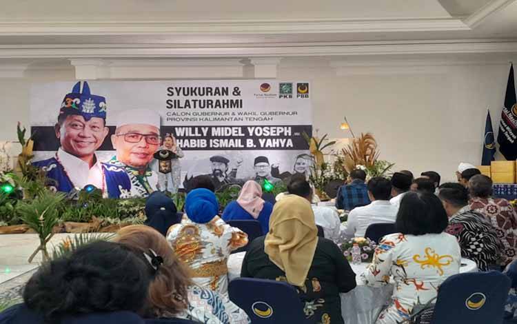 Syukuran pelantikan DPRD Fraksi NasDem sekaligus pendaftaran pasangan calon Gubernur dan Wakil Gubernur Kalteng untuk Pilkada 2024, Willy Midel Yoseph (WMY) dan Habib Ismail Bin Yahya pada Jumat, 30 Agustus 2024 malam, di Ballroom Daud Paloh DPW NasDem Kalteng, Jalan Adonis Samad, Palangka Raya (Foto: MARINI)