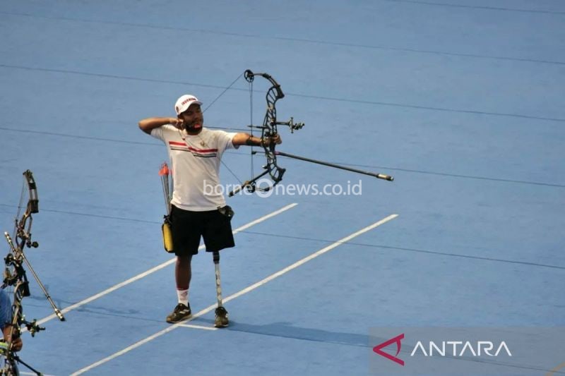 Arsip Foto - Atlet Para panahan Indonesia Ken Swagumilang saat berlaga di nomor compound perorangan putra di Asian Para Games 2022 Hangzhou, di Fuyang Yinhu Sports Centre, Hangzhou, China, Jumat (27/10/2023). ANTARA/HO-NPC Indonesia/am.