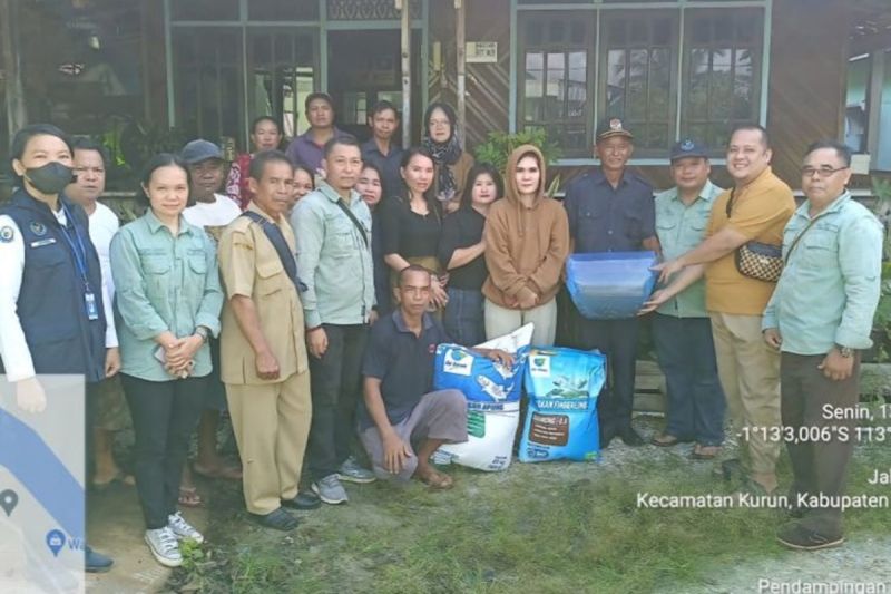 Pemerintah Gunung Mas Salurkan 49.000 Benih Ikan untuk Pokdakan