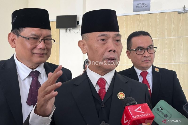 Ketua Umum (Ketum) IKADA UNJ 2024 Dr. Drs. Mukhtadi, M.M. saat ditemui usai menghadiri pengukuhan Pengurus IKADA UNJ 2024 di Jakarta, Sabtu (31/8/2024). ANTARA/Setyanka Harviana Putri