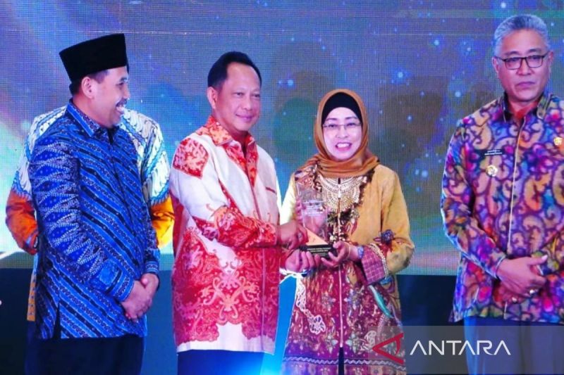 Pemerintah Kabupaten Batang Raih Tiga Penghargaan dari Kemendagri