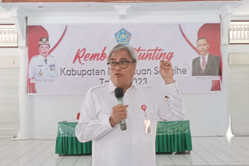 Kepala Perwakilan BKKBN Sulut, Diano T Tandaju. ANTARA/Karel A Polakitan