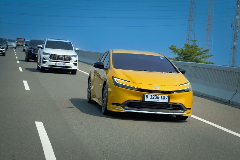 Toyota Gelar Uji Coba Kendaraan Ramah Lingkungan di Jawa