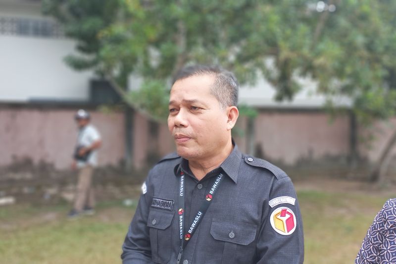 Ketua Bawaslu Bangka Tengah Marhaendra Yuliansyah (ANTARA/Ahmadi)