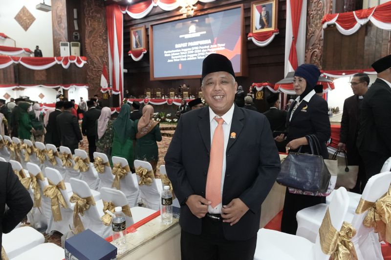 Ketua DPW PKS Jawa Timur Irwan Setiawan saat hadir dalam pelantikan dan pengambilan sumpah anggota Dewan Perwakilan Rakyat Daerah (DPRD) Jawa Timur masa jabatan 2024-2029 di Gedung DPRD Jatim, Jl. Indrapura Surabaya, Jawa Timur, Sabtu, (31/8/2024). ANTARA/HO-PKS
