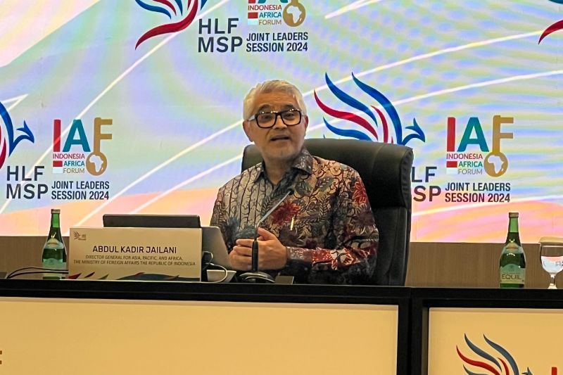 Direktur Jenderal Asia Pasifik dan Afrika Kementerian Luar Negeri Abdul Kadir Jailani memberi keterangan dalam konferensi pers di sela-sela rangkaian Indonesia-Africa Forum (IAF), Badung, Bali, Minggu (1/9/2024). ANTARA/Putu Indah Savitri