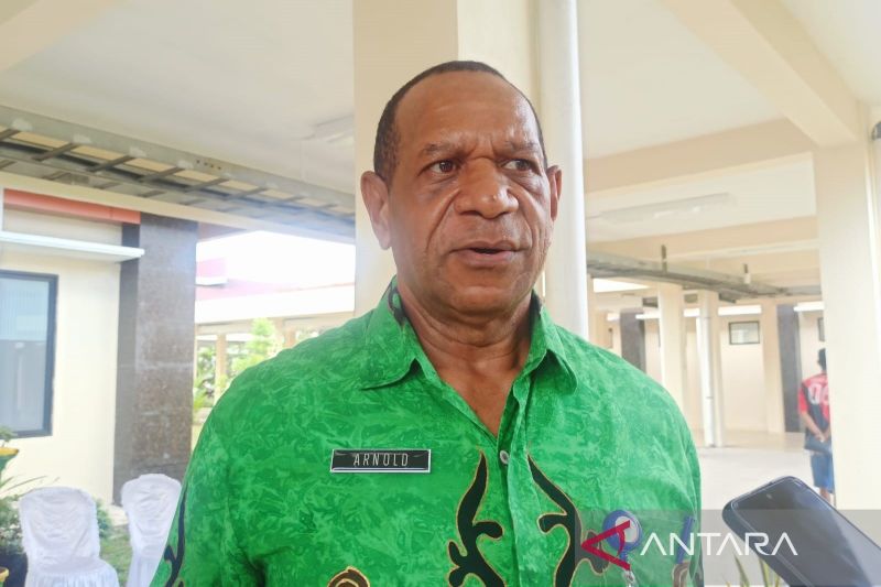 Direktur RSUD Provinsi Papua Barat dr Arnold Tiniap (ANTARA/Ali Nur Ichsan)