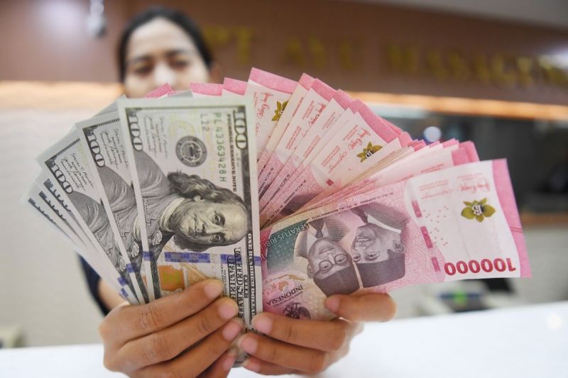 Rupiah Melemah 65 Poin Menjadi Rp15.520 per Dolar AS di Jakarta