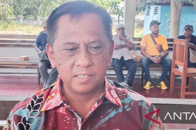 Penjabat Bupati Jayapura Semuel Siriwa (ANTARA/Yudhi Efendi)