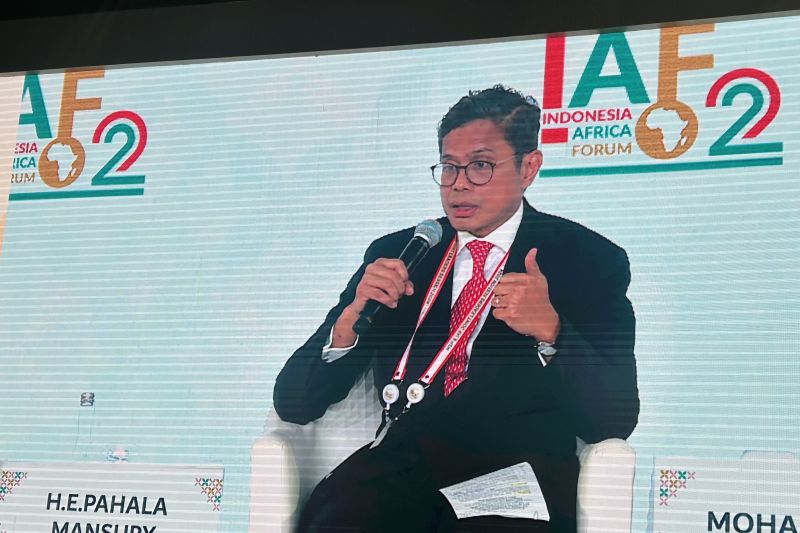 Wakil Menteri Luar Negeri Republik Indonesia Pahala Mansury dalam sesi Diskusi Panel Indonesia-Africa Forum II di Nusa Dua, Badung, Bali, Senin (2/9/2024). ANTARA/Kuntum Riswan.