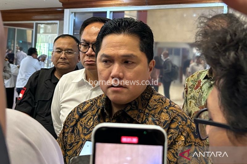Menteri Badan Usaha Milik Negara (BUMN) Erick Thohir usai menghadiri Rapat Kerja bersama Komisi VI DPR RI di Jakarta, Senin (2/9/2024). (ANTARA/Maria Cicilia Galuh)