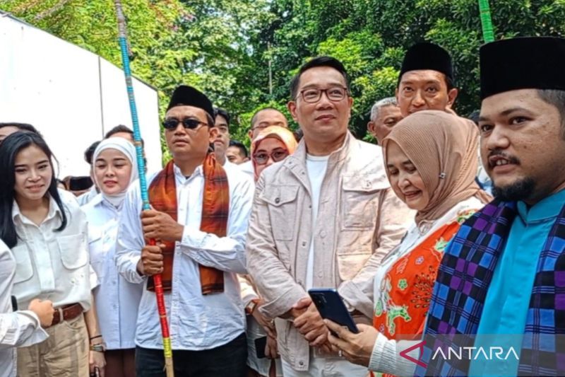 Ridwan Kamil Disambut Palang Pintu di TKN Fanta Jakarta