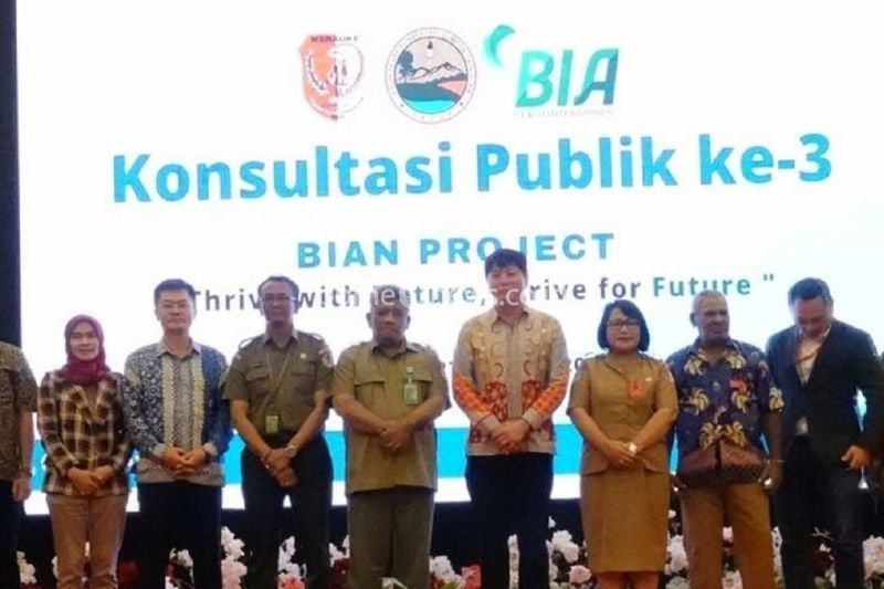 Para narasumber pada Konsultasi Publik ketiga bagi Program Konservasi Lingkungan dan Pengembangan Masyarakat (ECCDP), di Merauke, Papua Selatan, Selasa (27/8/2024). ANTARA/HO-PT BIA