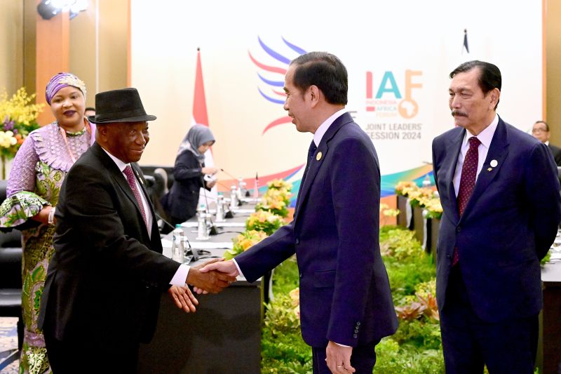 ??????President Joko Widodo (Jokowi) holds a bilateral meeting with President of Liberia Joseph Nyuma Boakai in Nusa Dua, Badung, Bali, on Monday (September 2, 2024), on the sidelines of the High-Level Forum on Multi-Stakeholder Partnership (HLF-MSP) and the 2nd Indonesia-Africa Forum (IAF). ANTARA/HO-Muchlis Jr-Biro Pers Sekretariat Presiden