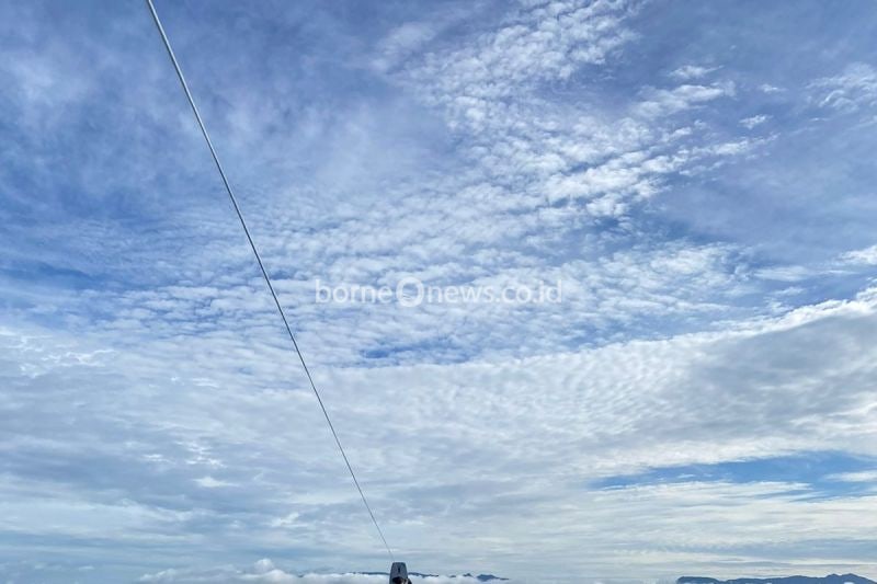 Atlet ski air sedang berlatih di Danau Toba. (ANTARA/HO-Tim Ski Air Kepri)