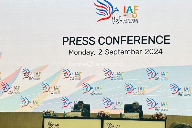 Foreign Affairs Minister Retno Marsudi (left) addressing a press conference in Nusa Dua, Badung, Bali, on Monday (September 2, 2024). Countries in the Global South need to work side by side to identify solutions to existing global problems, she said. (ANTARA/Kuntum Riswan)