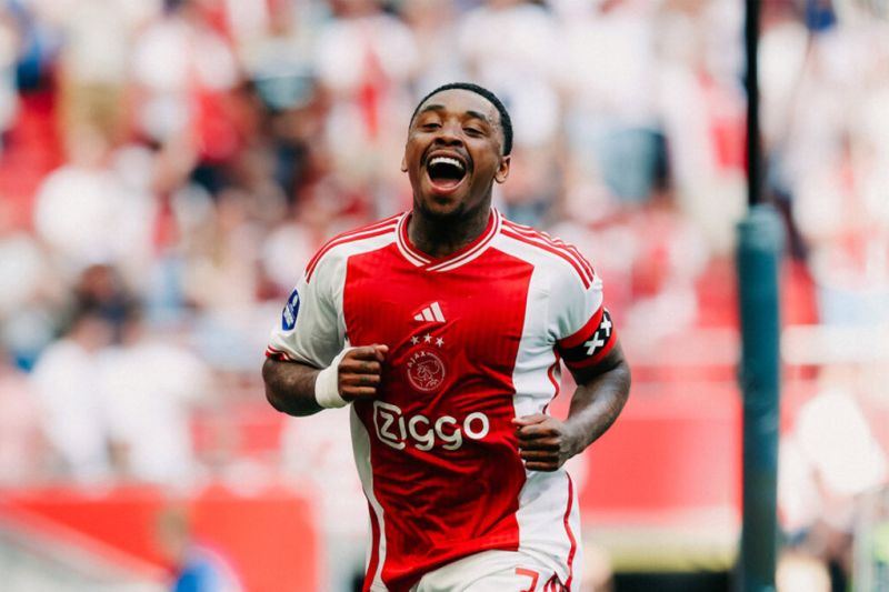 Al-Ittihad Resmi Rekrut Steven Bergwijn dari Ajax Amsterdam