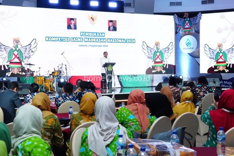 Menteri Agama Yaqut Cholil Qoumas saat membuka ajang Kompetisi Sains Madrasah (KSM) 2024. (ANTARA/HO-Kemenag)